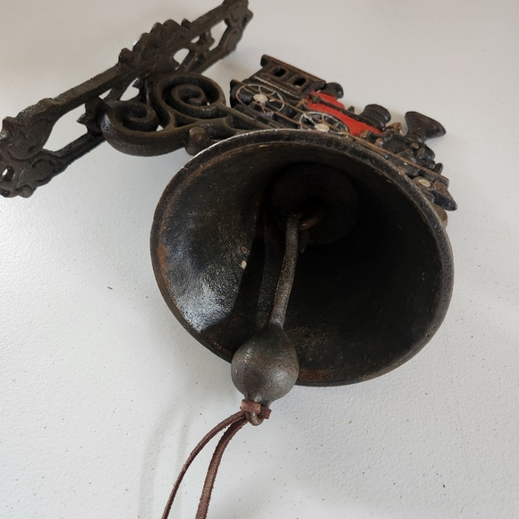 Vintage Door Bell Train Locomotive Cast Iron Rustic Farmhouse Wall Mount Dinner - Picture 2 of 10